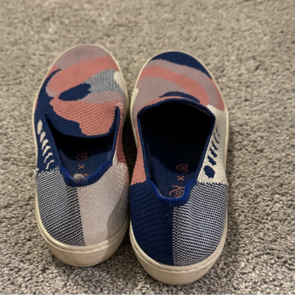 Rothys DC Exclusive X Rose Inks. Sneaker
Brushstroke 
Size 7.5 - Picture 3 of 4